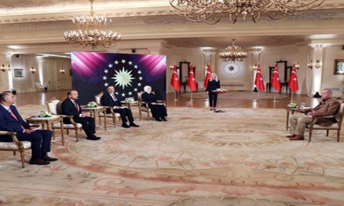 Cumhurbaşkanı Erdoğan, Çankaya Köşkü’nde gerçekleştirilen canlı yayında gündeme dair gelişmeleri değerlendirdi