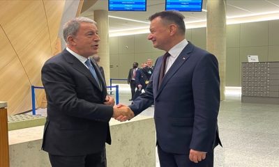 Millî Savunma Bakanı Hulusi Akar ve Polonya Savunma Bakanı Mariusz Blaszczak NATO Karargâhında Bir Araya Geldi
