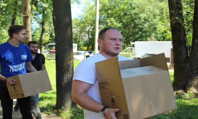 Birleşik Rusya’nın Genç Muhafızları Smolensk askeri hastanesine taze meyveler bağışladı